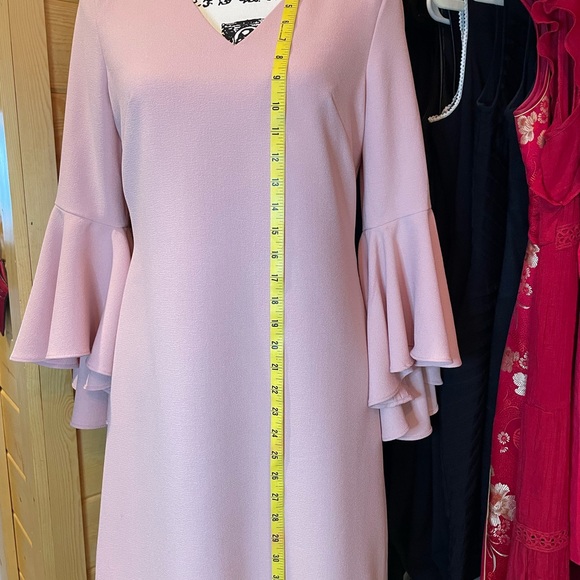 Short, pink dress with fun sleeves! - Picture 3 of 5